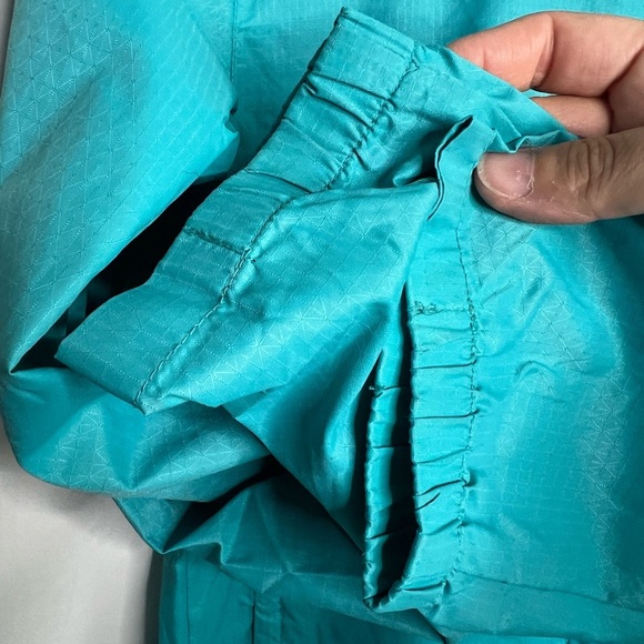 Columbia Wind Breaker - Picture 2 of 7